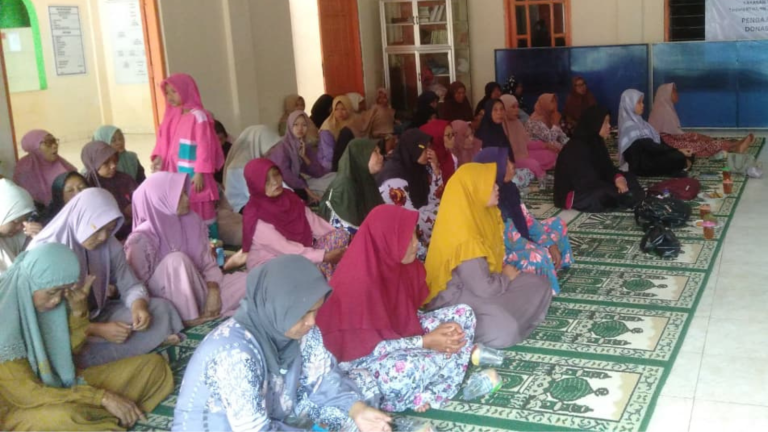 Syiar Dakwah Berlanjut: Pengajian Rutin Ibu-Ibu di Masjid Baiturrohman